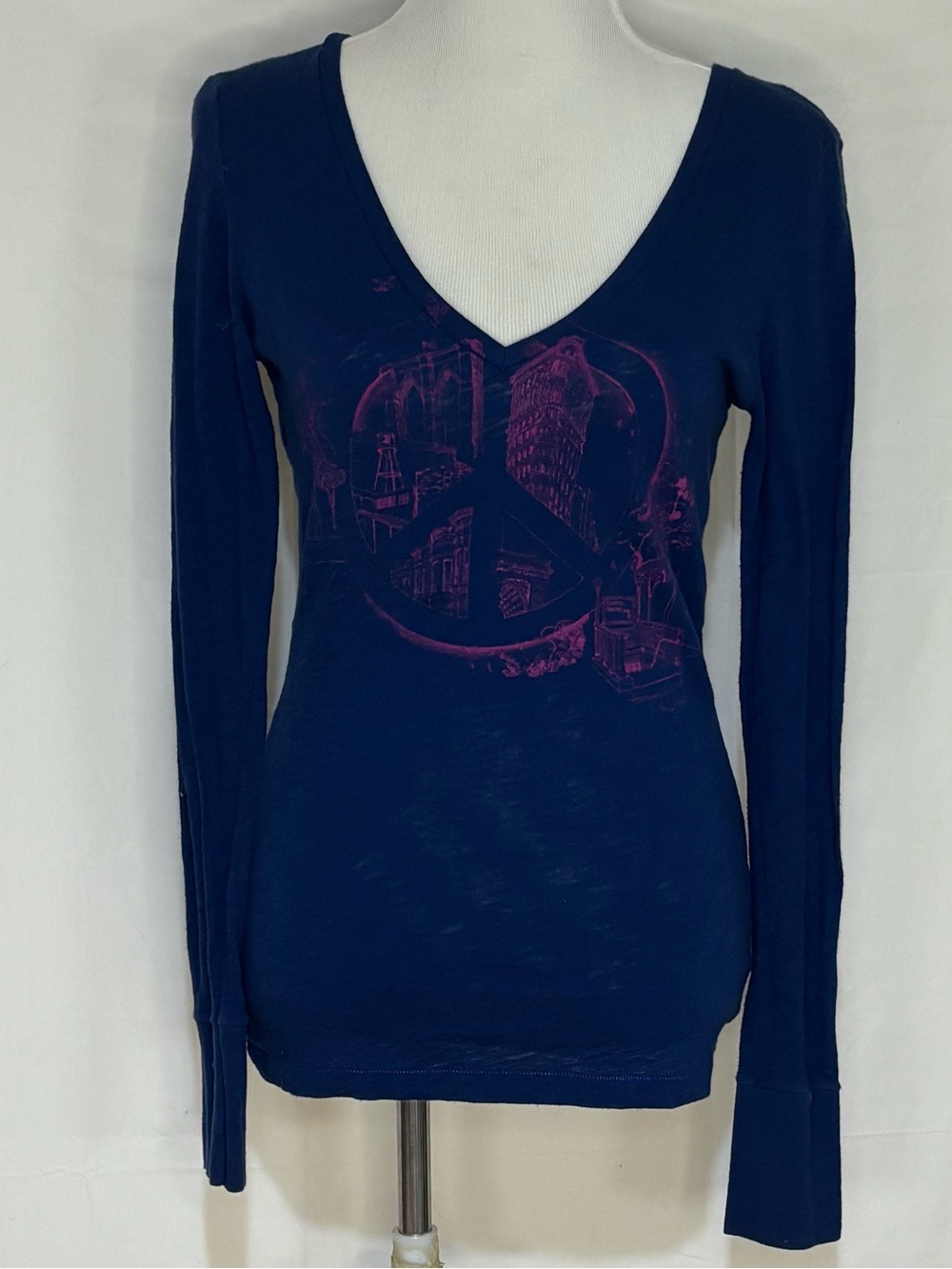Vintage Y2K American Eagle size medium long sleeve